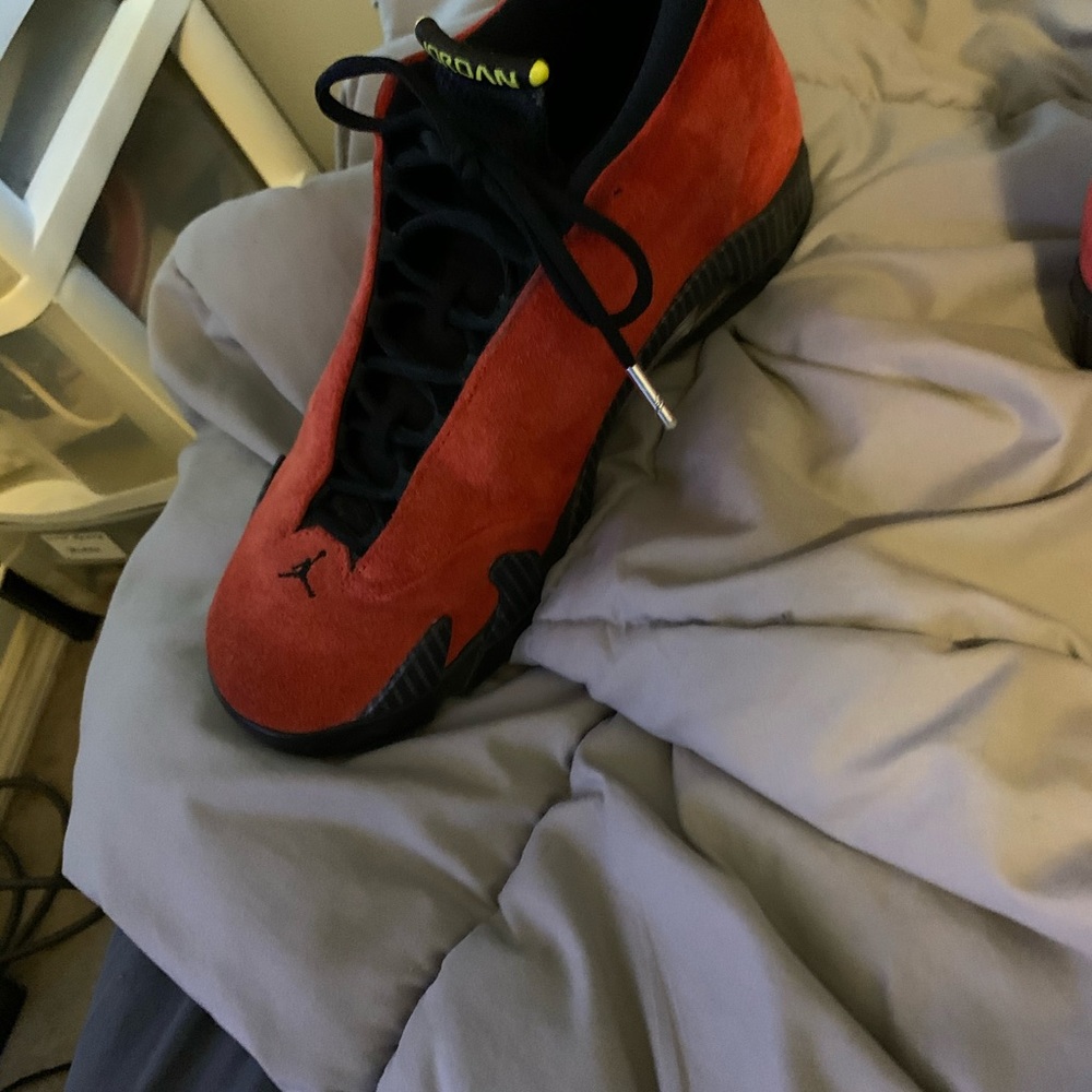 Jordan 14 Ferrari pack